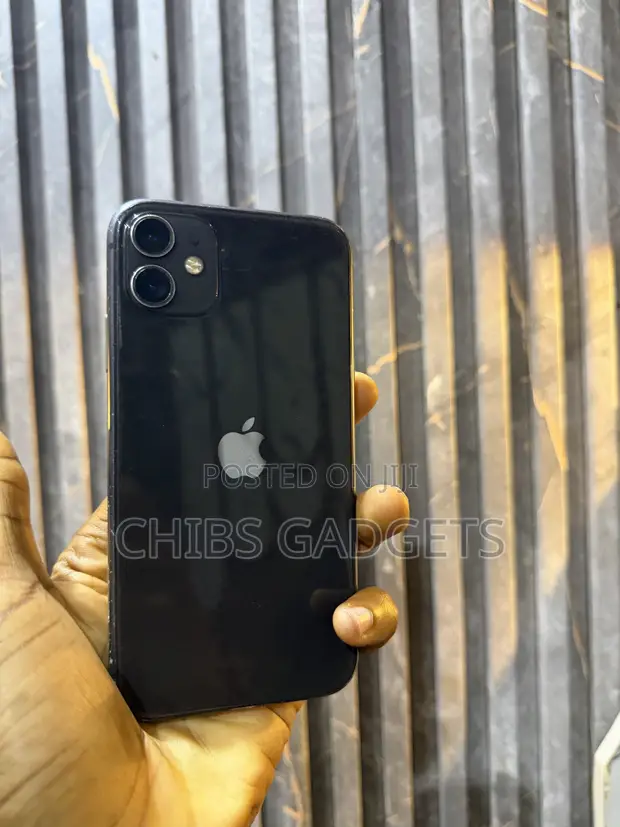 Apple iPhone 11 64GB Black (No Face ID) - 1