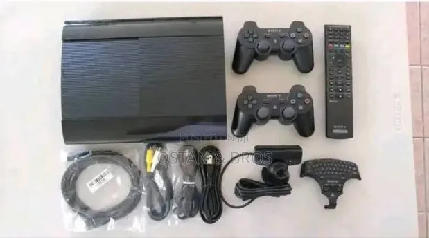 PS3 SuperSlim da aka yi amfani da shi a London tare da wasanni & kayan haɗi - 1