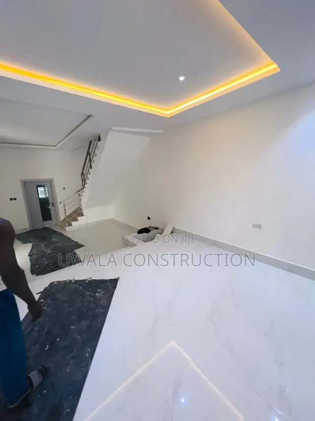 4 Bedroom Duplex with BQ for Rent in Guzape, Abuja - 1