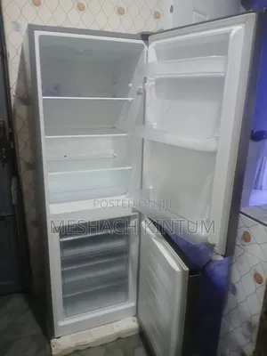 Hisense Freezer Mai Tsaye - Launin Kasa
