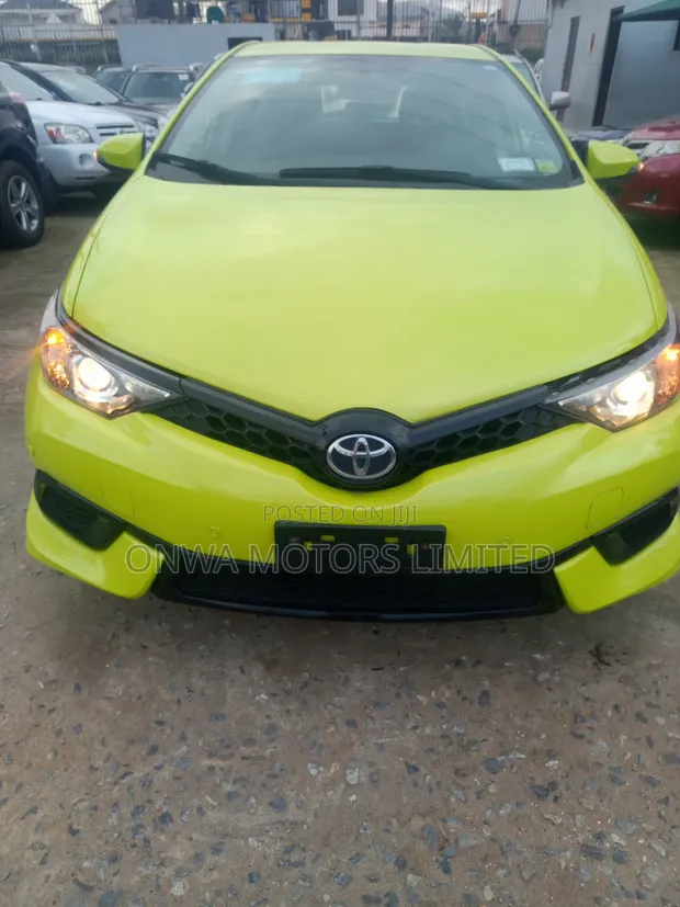 Toyota Auris 2016 Green - 1