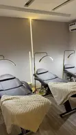 Brand New Massage Bed for Salons - 2