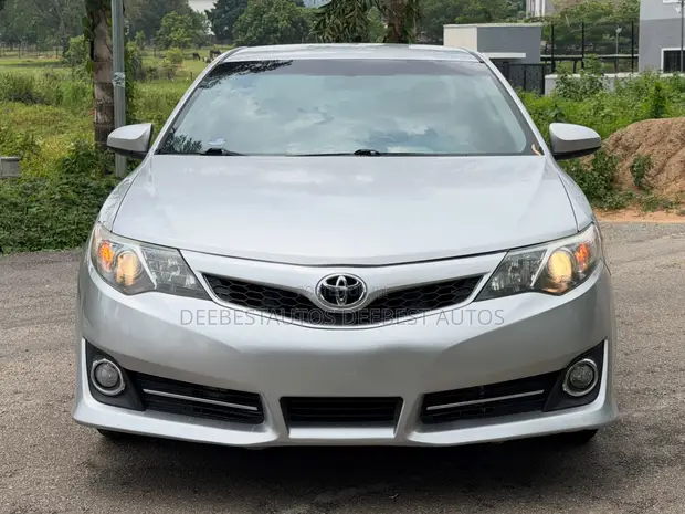 2012 Toyota Camry SE Sedan - 1