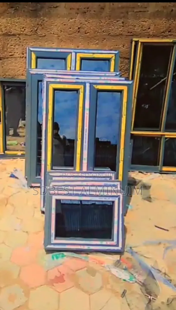 Aluminum Casement Window with Insulated Single Glaze - 1