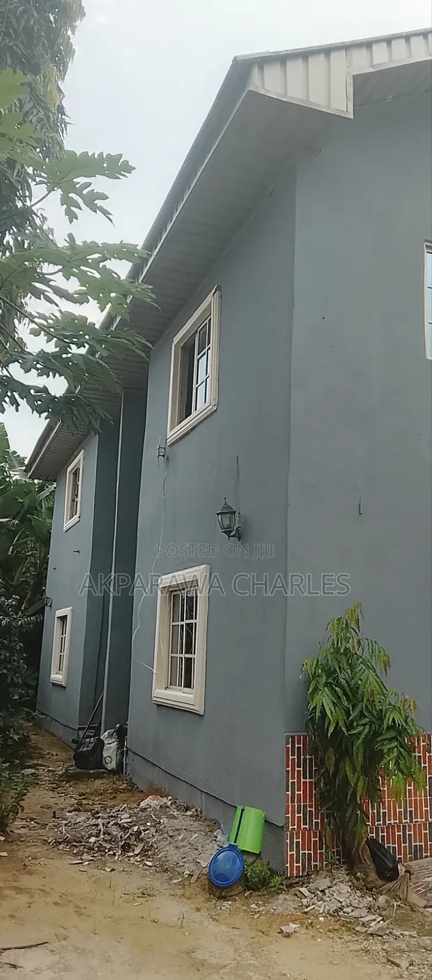 Furnished 5-Bedroom Duplex da BQ a Uyo don Siyarwa - 1