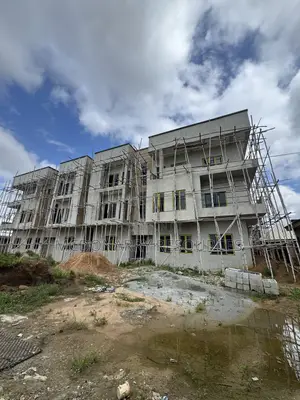 2-Bedroom Apartment a Cikin Gidan Mai Zaman Kansa, Sabon Lugbe Don Siyarwa