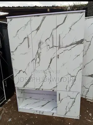 Sabon Wardrobe - Akwai don Dauka