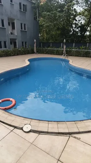 8 Shape Swimming Pool Construction