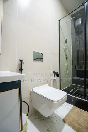 Gidan Kayan Daki 2 Bedroom a Chevron Drive, Lekki Expressway