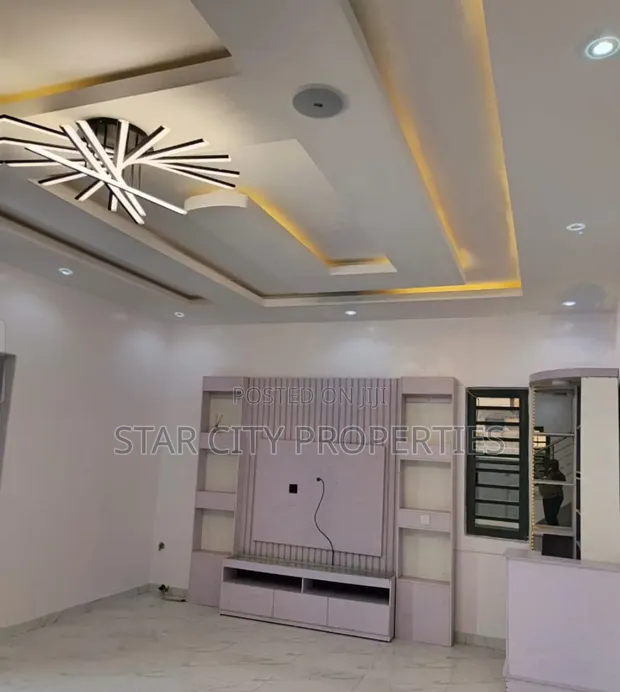 5-Bedroom Duplex with BQ in Omole Phase 2 - 1