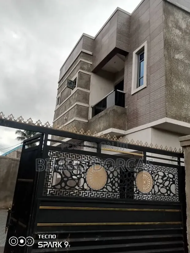 Furnished 1-Bedroom Duplex a cikin Mini Estate, Yakoyo/Alagbole - 1