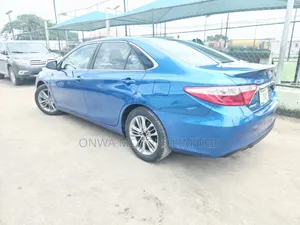 2016 Toyota Camry SE Sedan - Foreign Used