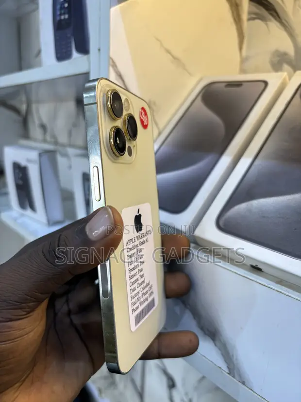 Apple iPhone 14 Pro Max 128GB Gold - 1