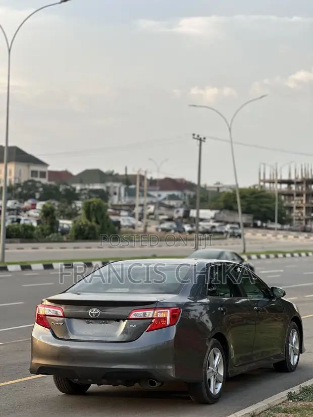 Toyota Camry SE 2012 Grey - 1