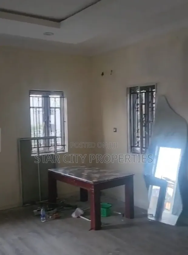 Gidan Kwana 3 Bedroom don Sawa a Omole Phase 2 - 1