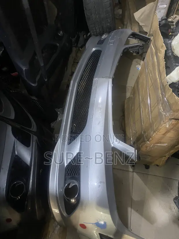 Mercedes-Benz C300 2010 Front Bumper (Used) - 1