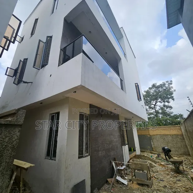 5-Bedroom Duplex don sayarwa a Ikeja, Adeniyi Jones - 1