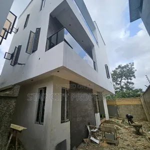 5-Bedroom Duplex don sayarwa a Ikeja, Adeniyi Jones
