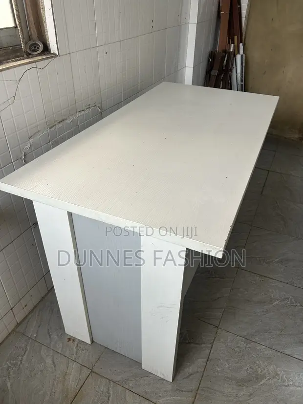 Neat Office Table - 1