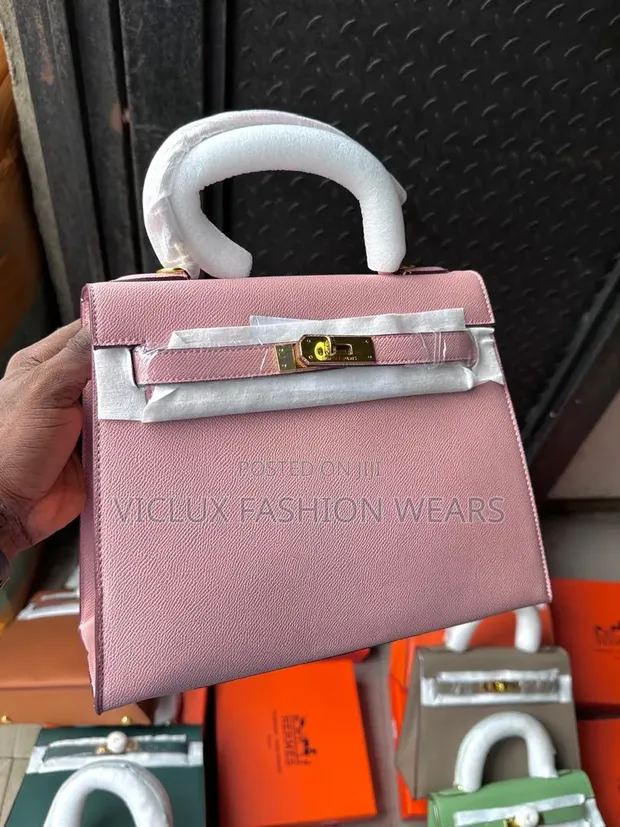 Quality Hermes Ladies Handbag - 1