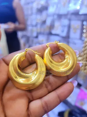 Bold Chunky Gold Hoop Earrings - Non-Tarnish
