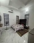 Gidan Kwalta Mai Dakuna 4 da Aka Zuba Kayan Saka a Garin Ikota Villa don Hayarwa - 3