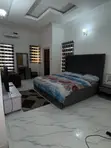 Gidan Kwalta Mai Dakuna 4 da Aka Zuba Kayan Saka a Garin Ikota Villa don Hayarwa - 5