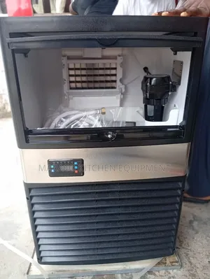 Brand New Maraco Ice Cube Machine