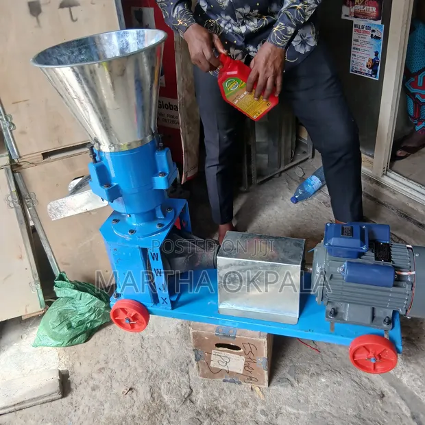 Brand New Feed Palletising Machine - 1
