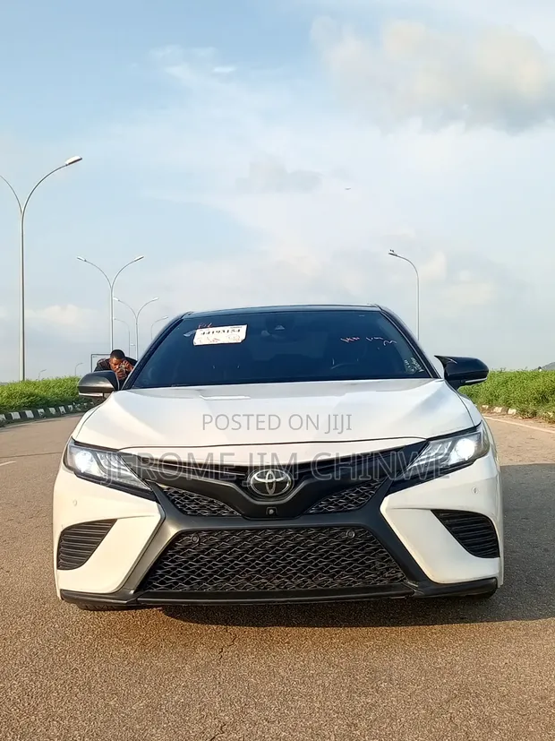 2018 Toyota Camry XSE V6 - Fully Loaded - 1