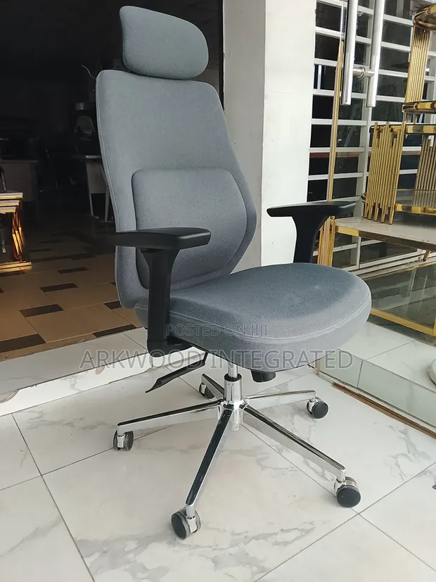 Boss Office Products Babban Kursiyin Ofis Mai Daɗi - 1