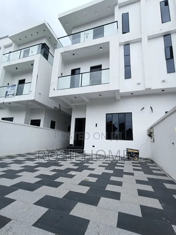 5-Bedroom Luxury Duplex for Sale in Western Estate, Lekki Phase 1 - 1