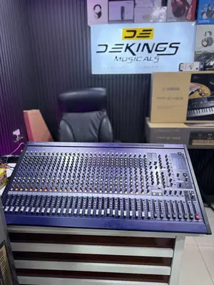 Yamaha MG32/FX 32-Channel Analog Mixer na Asali