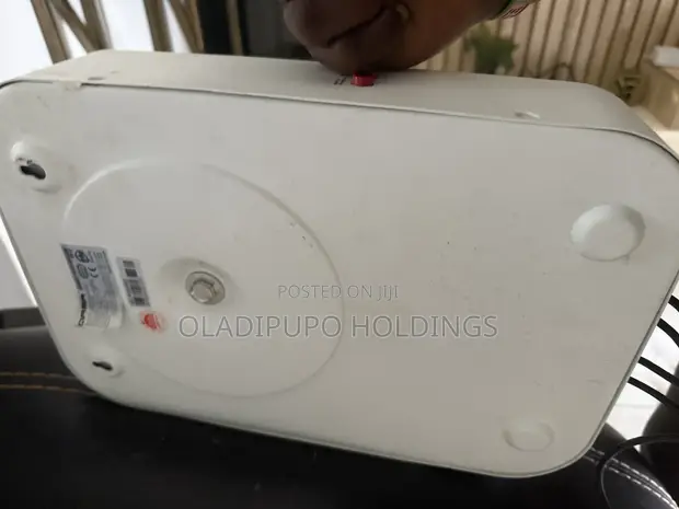 Qasa 5kVA Wall Mounted Digital Stabilizer - 1