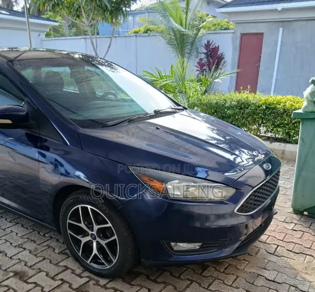 2017 Ford Focus SEL Sedan - 1
