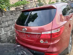 Hyundai Santa Fe 2015 Red