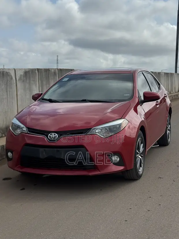 Toyota Corolla 2016 Red - 1