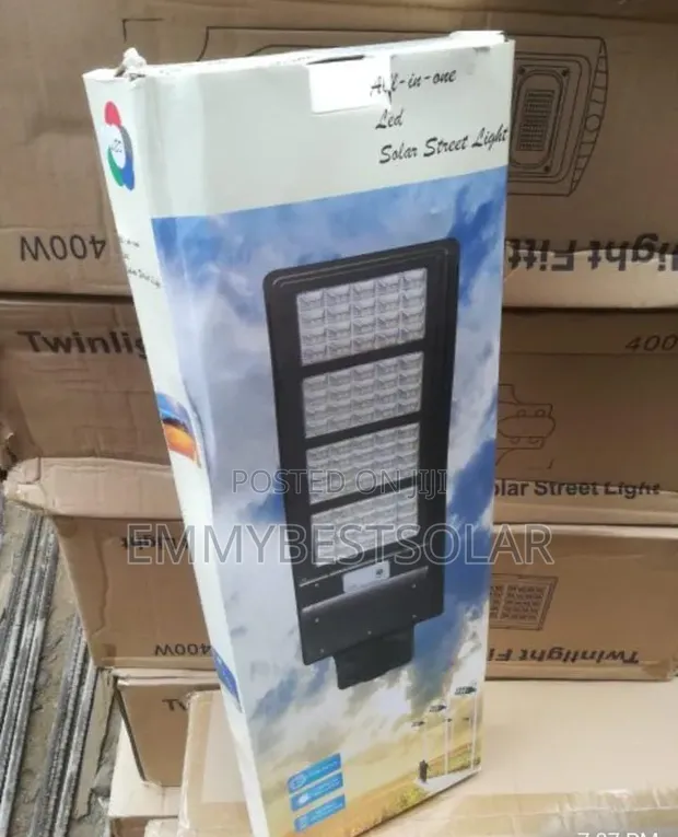600W Zurn Solar Street Light - Brand New - 1