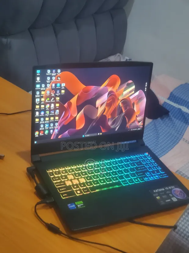 MSI Katana 15 Laptop Mai Wasa - Intel i7, RTX 4050 - 1