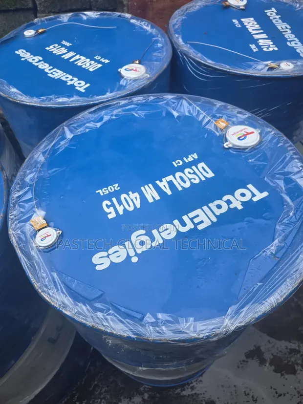 Total Disola M 4015 Marine Trunk Piston Engine Oil - 1