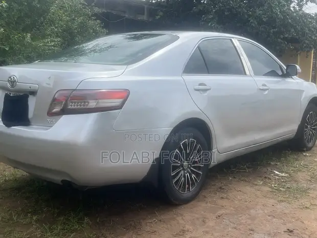 Toyota Camry 2008 Silver - 1