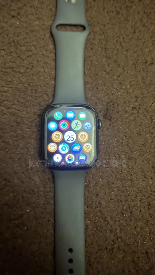 Apple Watch Series 10 46mm - 1