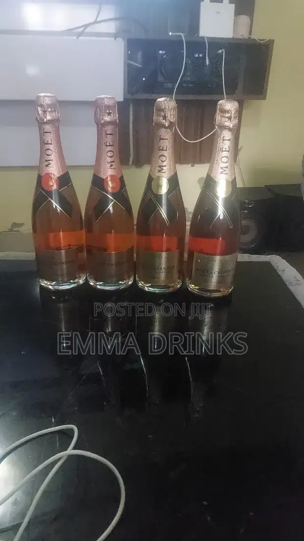 Moët Rosé Champagne - 1