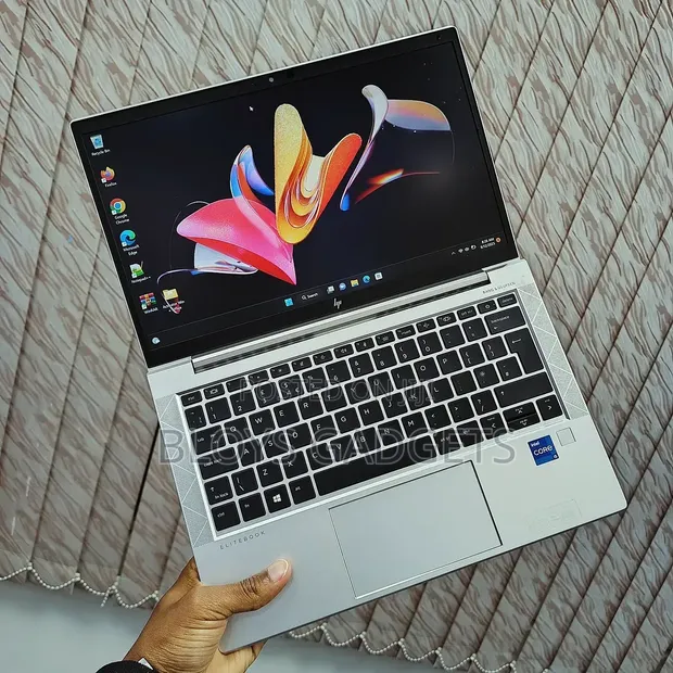 HP EliteBook 830 G8 Laptop - 16GB RAM, 256GB SSD - 1