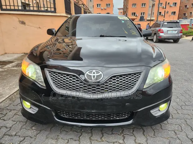 2010 Toyota Camry SE 2.5L Black Foreign Used - 1