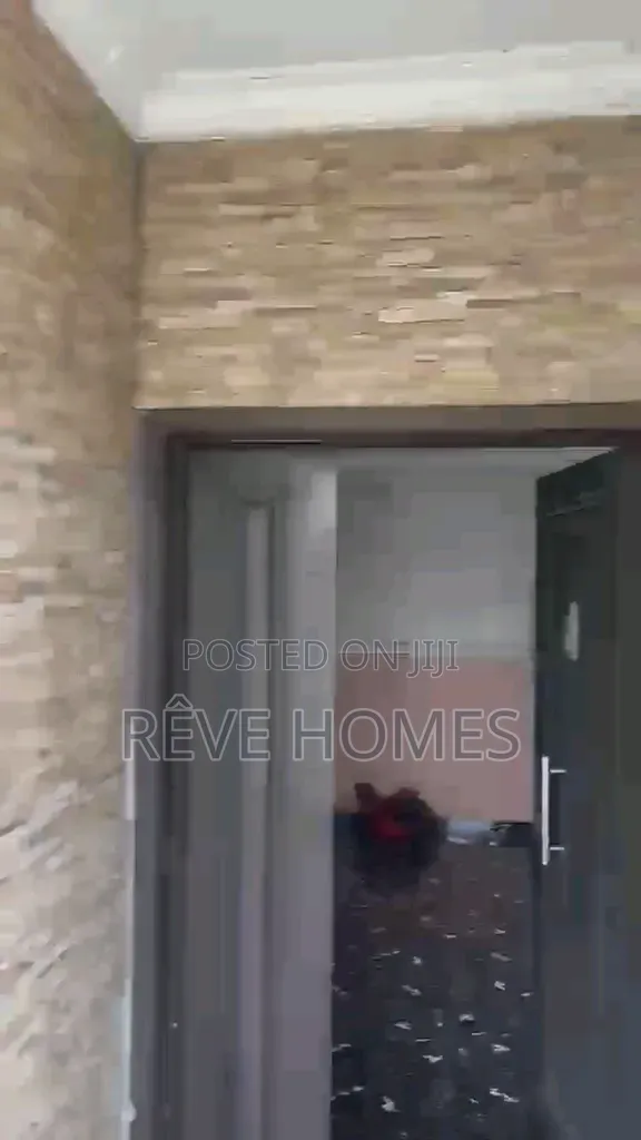 3 Bedroom Upstairs Flat for Rent in Mende, Maryland - 1