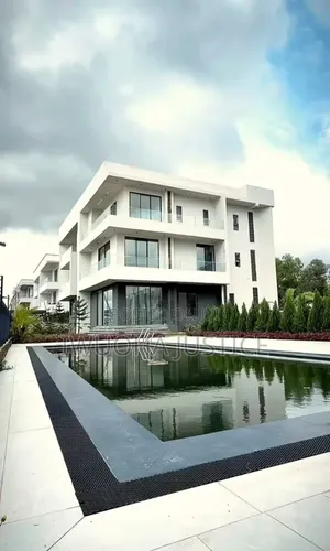 9-Bedroom Duplex a Jabi Lakeside Estate Don siyarwa
