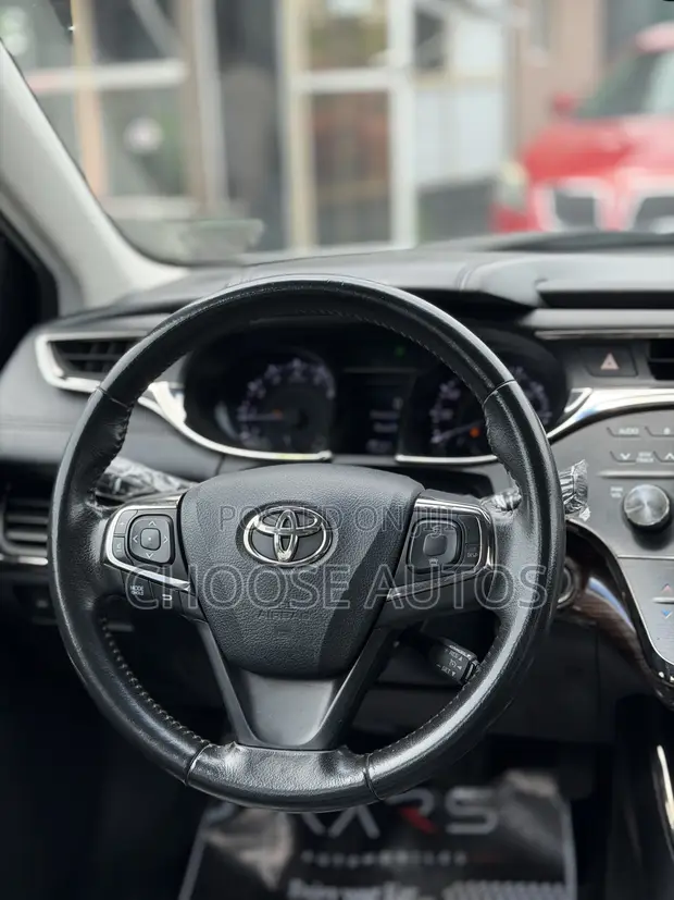 2013 Toyota Avalon XLE Premium Sedan - Silver - 1