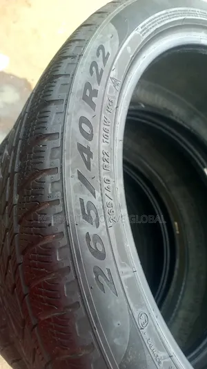 Pirelli Tires 265/40 R22 (Set of 4)