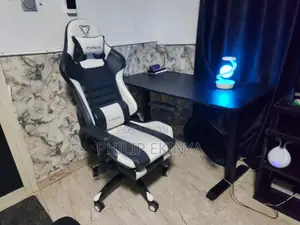 Gaming Jaka da Kujera Mai Girma